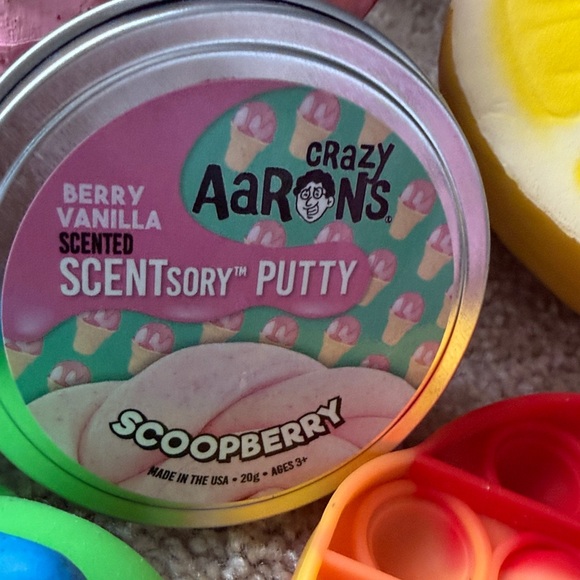 Figet Collection - Picture 5 of 6